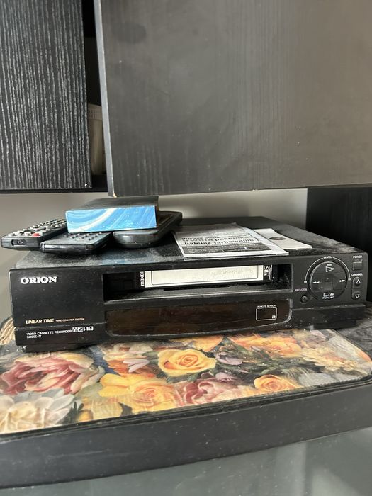 magnetowid VHS.