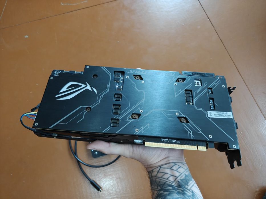 Видеокарта Asus GeForce RTX 2080Ti Strix