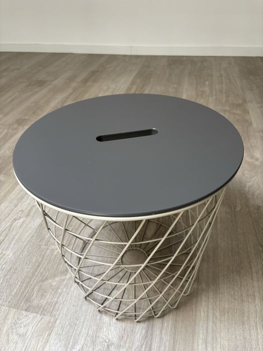 Mesa de apoio com arrumação, modelo KVISTBRO da IKEA