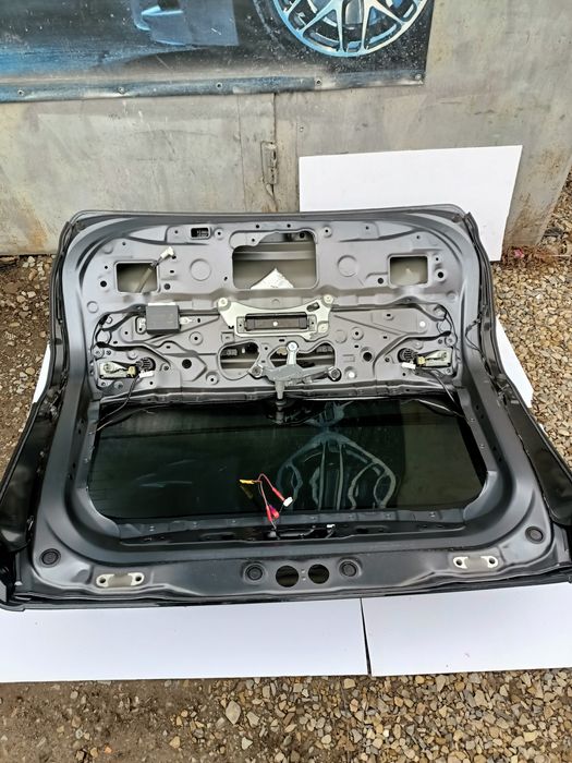 Toyota Rav4 кришка багажника