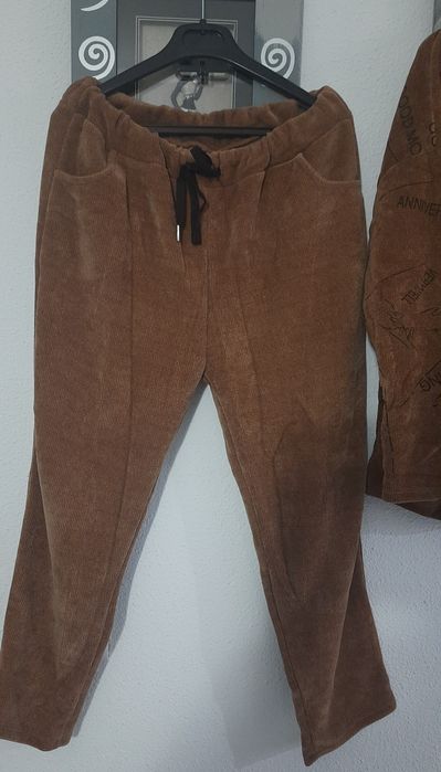 Красивый привозной костюм. Италия