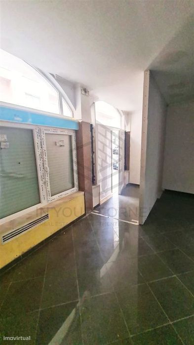 T2 em Conversão com Logradouro e Garagem Privativa – Oportunidade na A