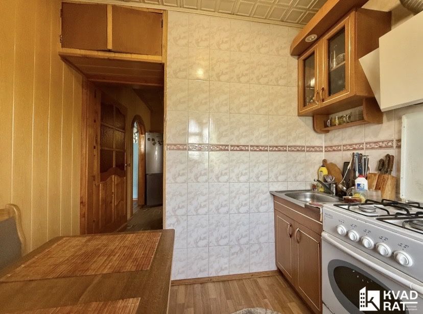Продається світла 2 кімнатна квартира з індивідуальним опаленням
