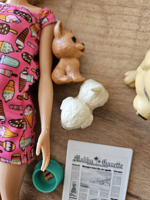 Barbie, opiekunka psów