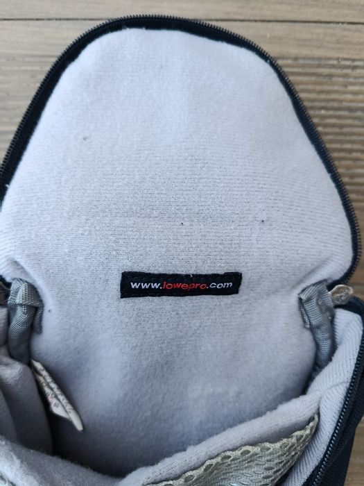 Lowepro D-Res 40 AW – Bolsa para Máquina Fotográfica / Câmara