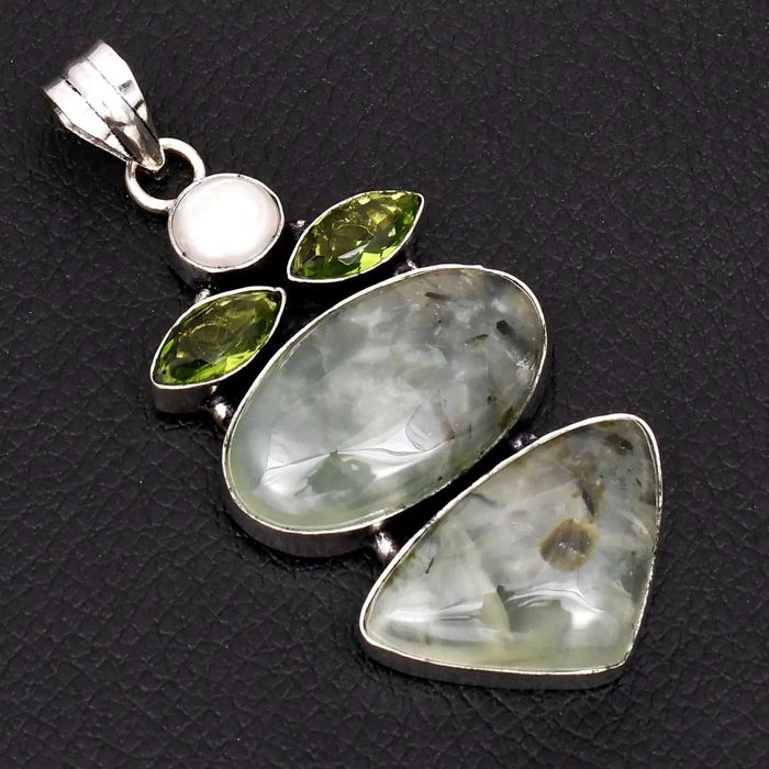 zawieszka, wisior kamień naturalny
Prehnit, peridot, perła. Próba 925