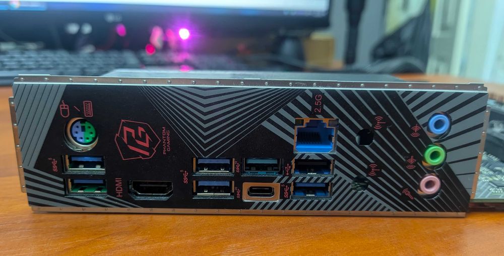 Материнська плата Asrock Z790 PG Lightning DDR5 s1700