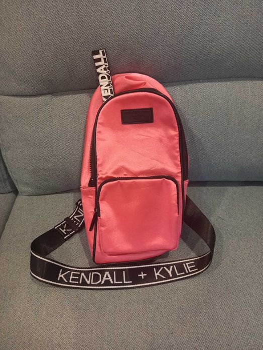 Рюкзак Бренд: Kendall + Kylie
Модель: HBKK-220-0006-73