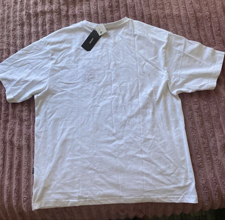 Футболка біла, оздоблена вишивкою 2XL