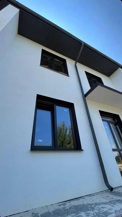 Таунхаус з гаражем, площа 135м2, асфальт / школа / садік / зупинка