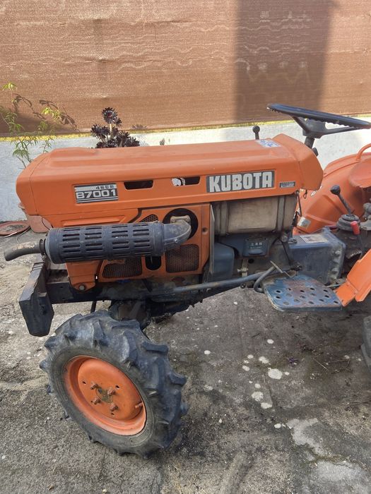 Trator  Kubota B7001