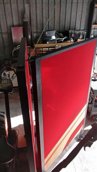 Boimbos de tecido e metal