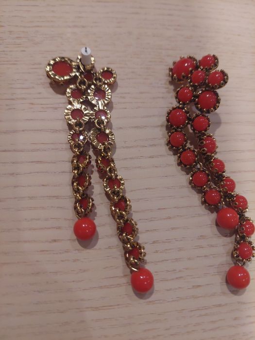 Brincos vermelhos Zara