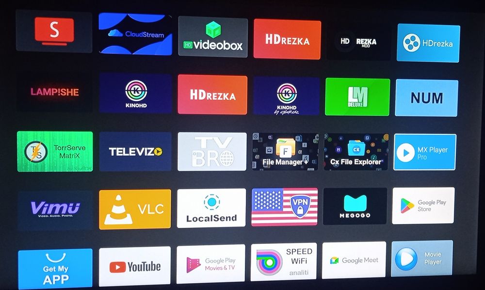 Налаштований медіа програвач  MECOOL KD1 2/16 4К та. Xiaomi Mi TV