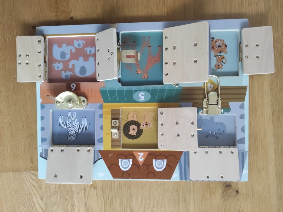 Tablica manipulacyjna montessori