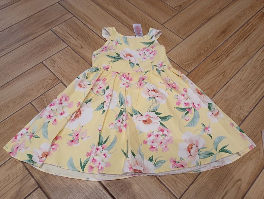 Sukienki dziewczęce  104