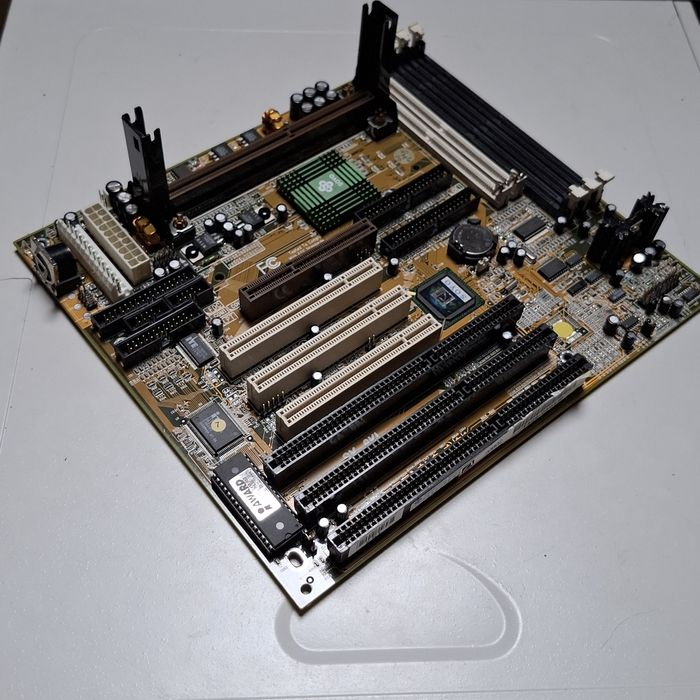 Płyta główna SOYO SY-6KL slot 1 AT ATX ISA AGP Retro pc