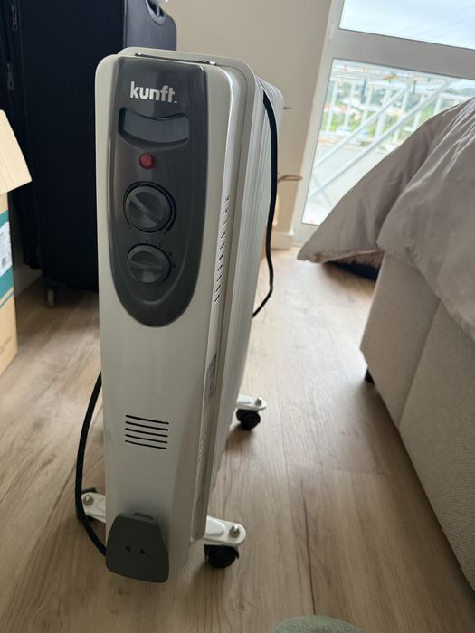Radiador a óleo Kunft 2500W – bom estado