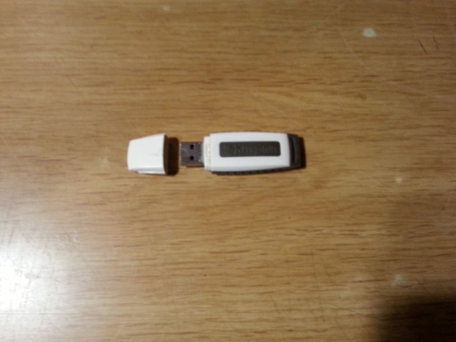 USB флешка 4GB  .