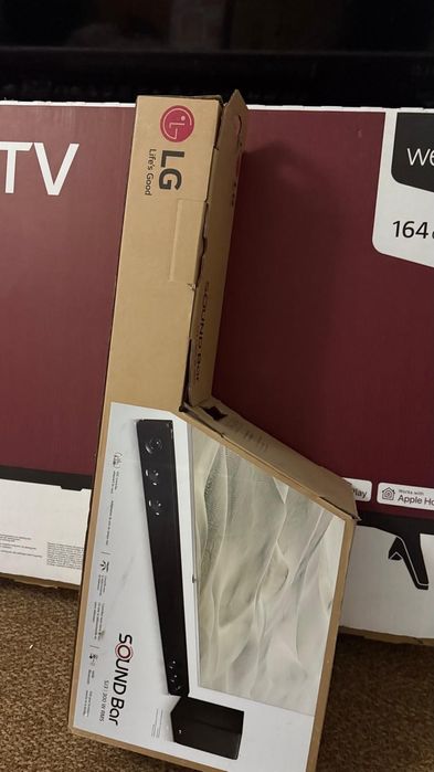 Televisores e bar da marca LG