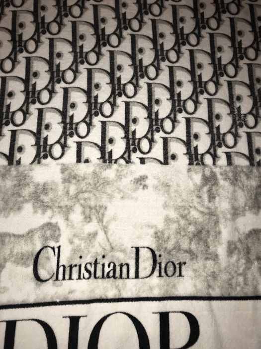 Koc logo cd dior mega mięciutki , super stan