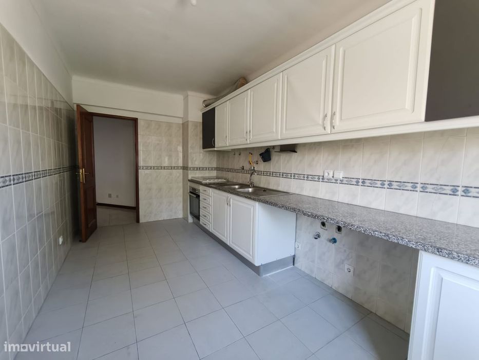 T2 em Corroios, pronto a habitar por 950€