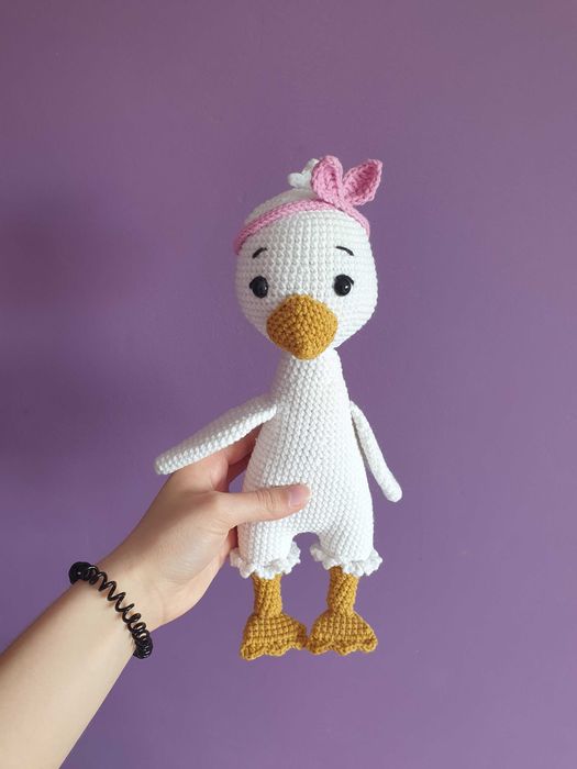 Gęś w różowej opasce maskotka handmade