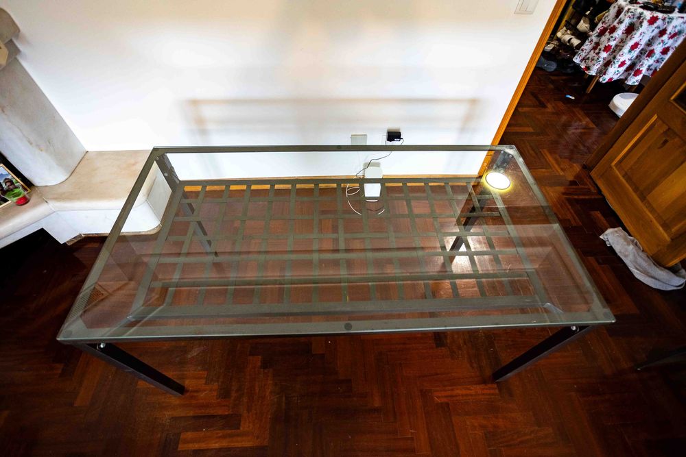 Conjunto Mesas GRANAS Ikea com 04 cadeiras - Vidro e Ferro