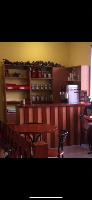 Меблі під продаж кави / чаю