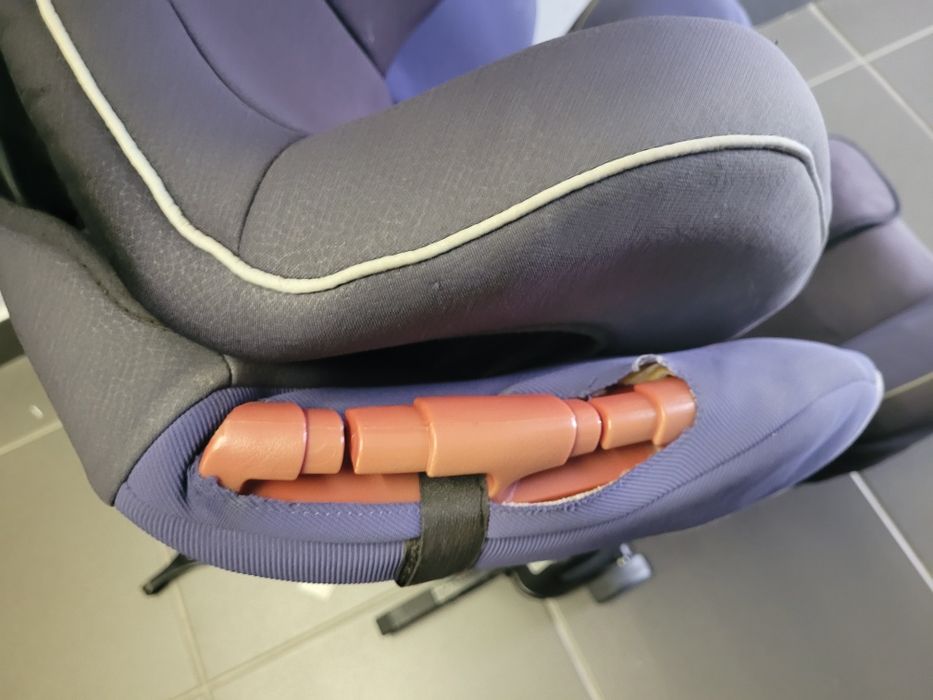 Cadeira isofix grupo 1 2 3  com 3 pontos de segurança