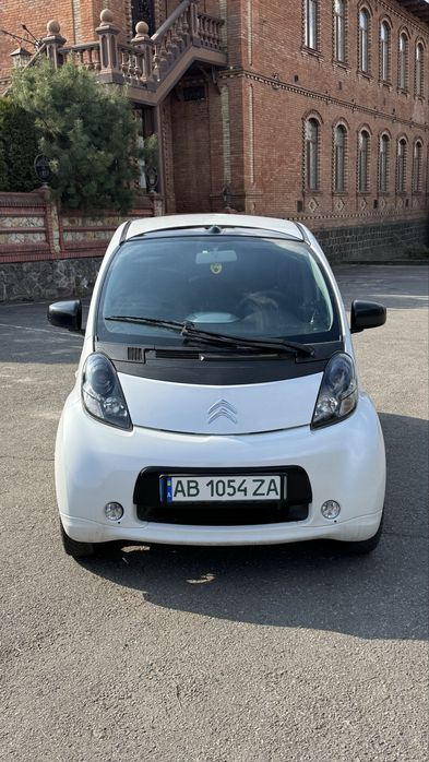 CITROEN C-ZERO 2013 рік чудовому стані!