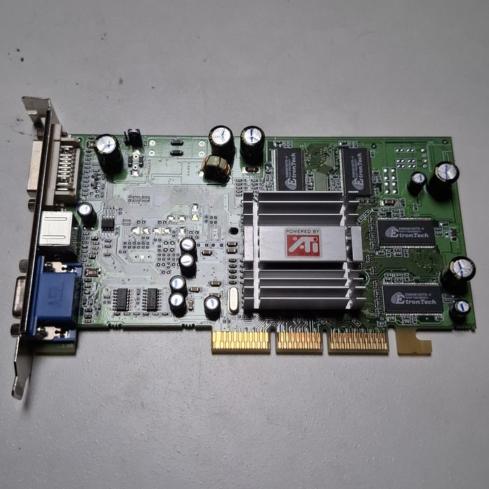 Karta graficzna ATI Radeon 9000 64mb DDR AGP