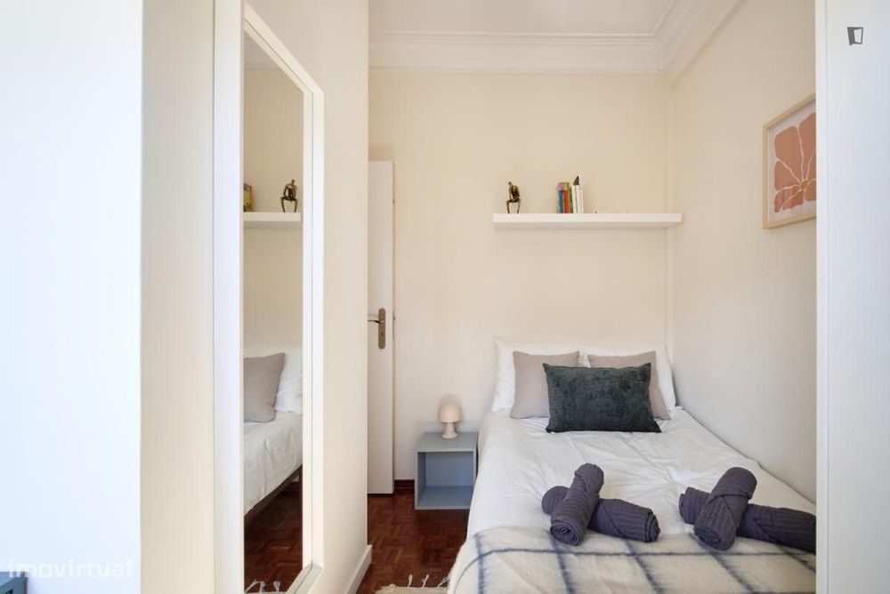 Quarto - localizado em Alvalade Lisbon