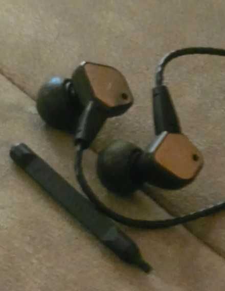 Auriculares Sennheiser IE80 Preto/Prata