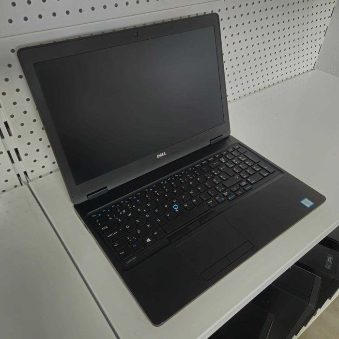 Ноутбук Dell Latitude 5580 i5-7300U/8/256SSD ноутбук Дел 8/256 гб!