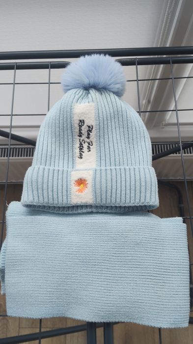 Продам зимову шапку на дівчинку