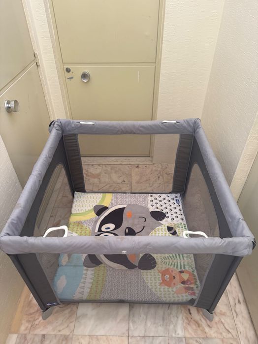 Parque de bebé/ chiqueiro