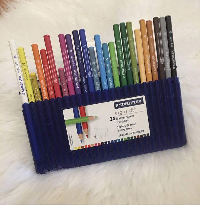 24 Lapis de Cor Triangular da Staedtler
