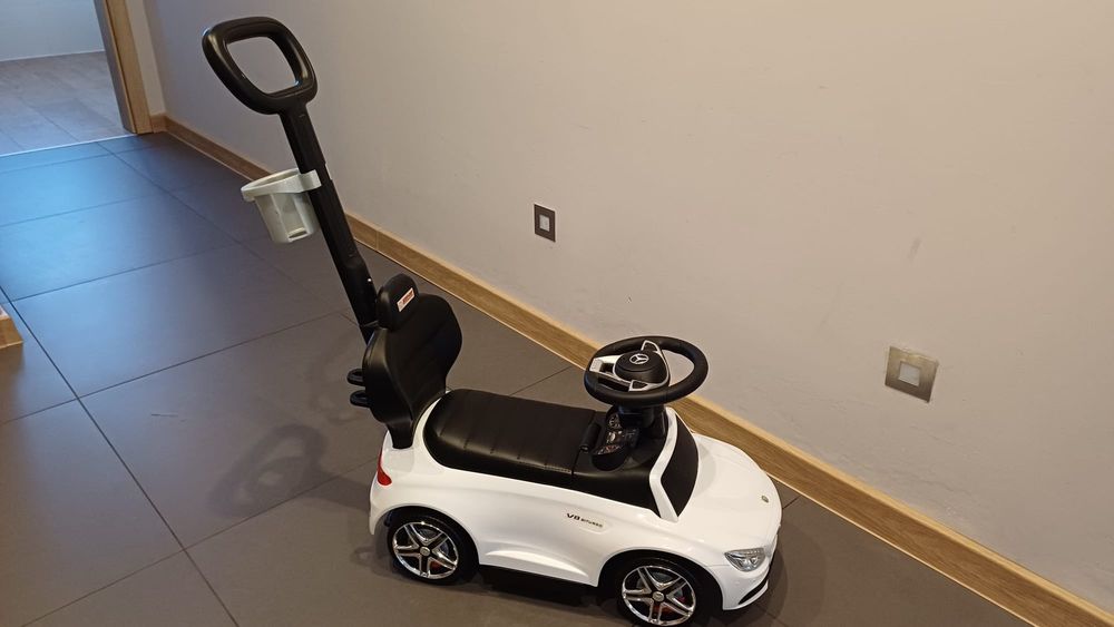 Samochodzik jezdzik pchacz