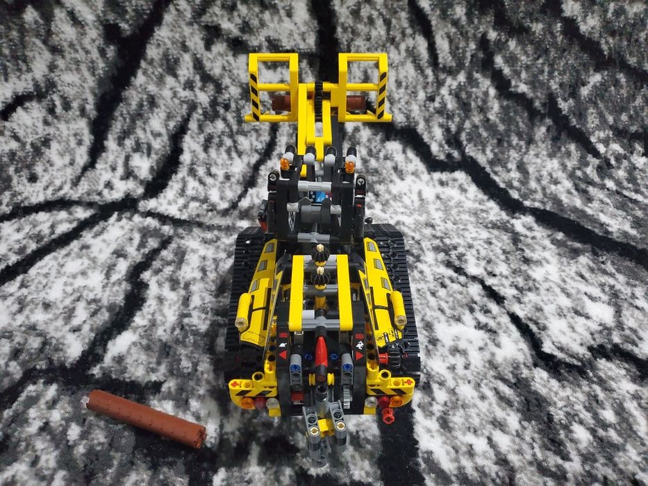 Lego Technic 42094 Koparka Gąsienicowa do Drewna