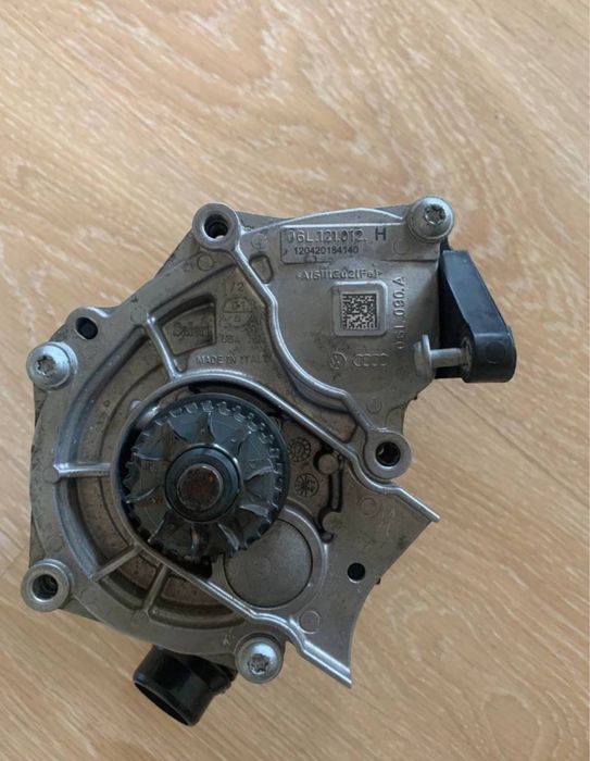 Продам помпу Tiguan 2.0 tsi 2019