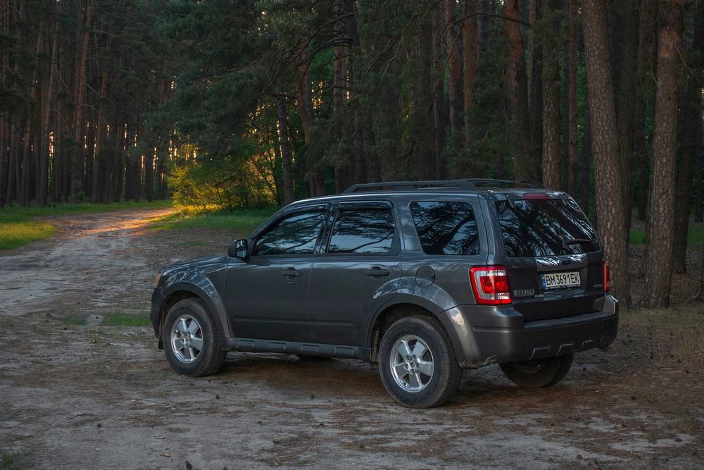 Автомобіль Ford Escape 2011