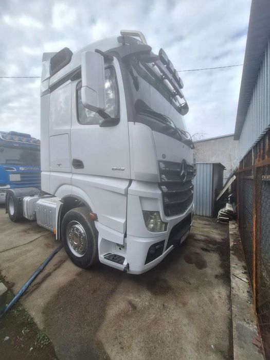 Mercedes-Benz ACTROS  Cały lub na części