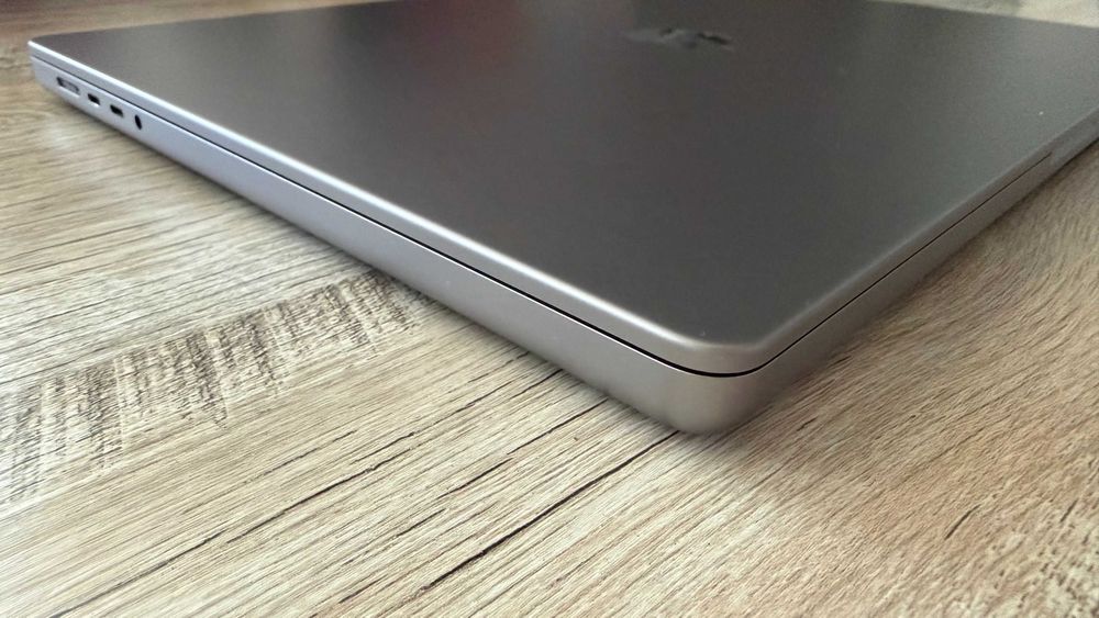 MacBook Pro 16 2021 M1 Pro 32GB RAM 512GB SSD