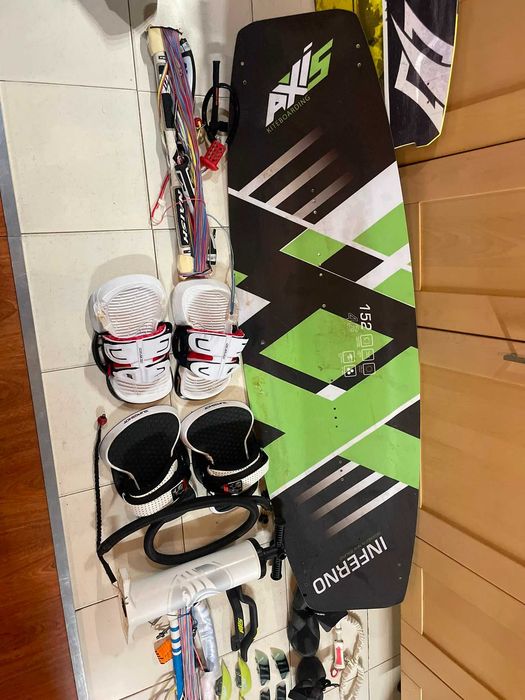 Material de kitesurf usado — kites, barra, arneses e acessórios