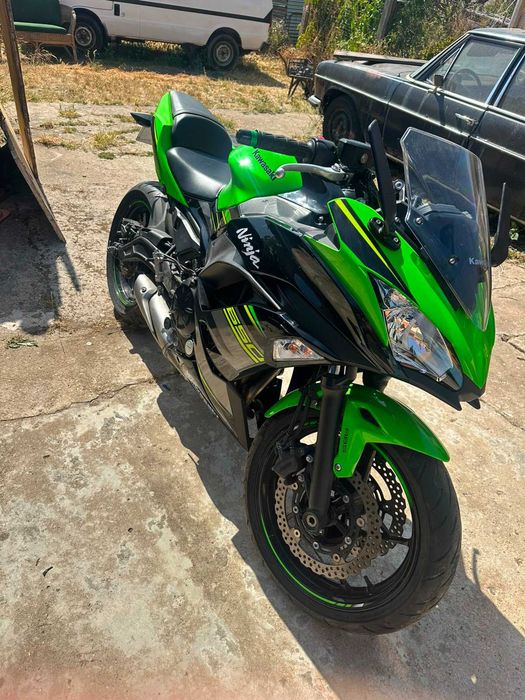 Kawasaki Ninja 650 KRT