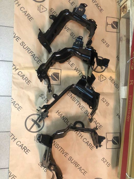 audi Q8 ку8 Воздуховод повітря патрубок дифузор  накладка  радиатор