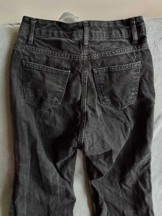 Jeansy dzwony damskie.