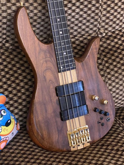 Gitara basowa Fodera Monarch Deluxe
