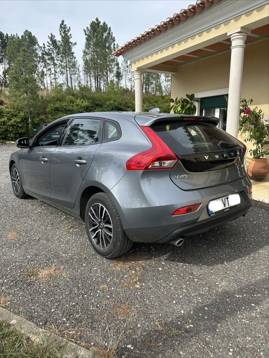 Volvo v40 d3 (Poucos km)